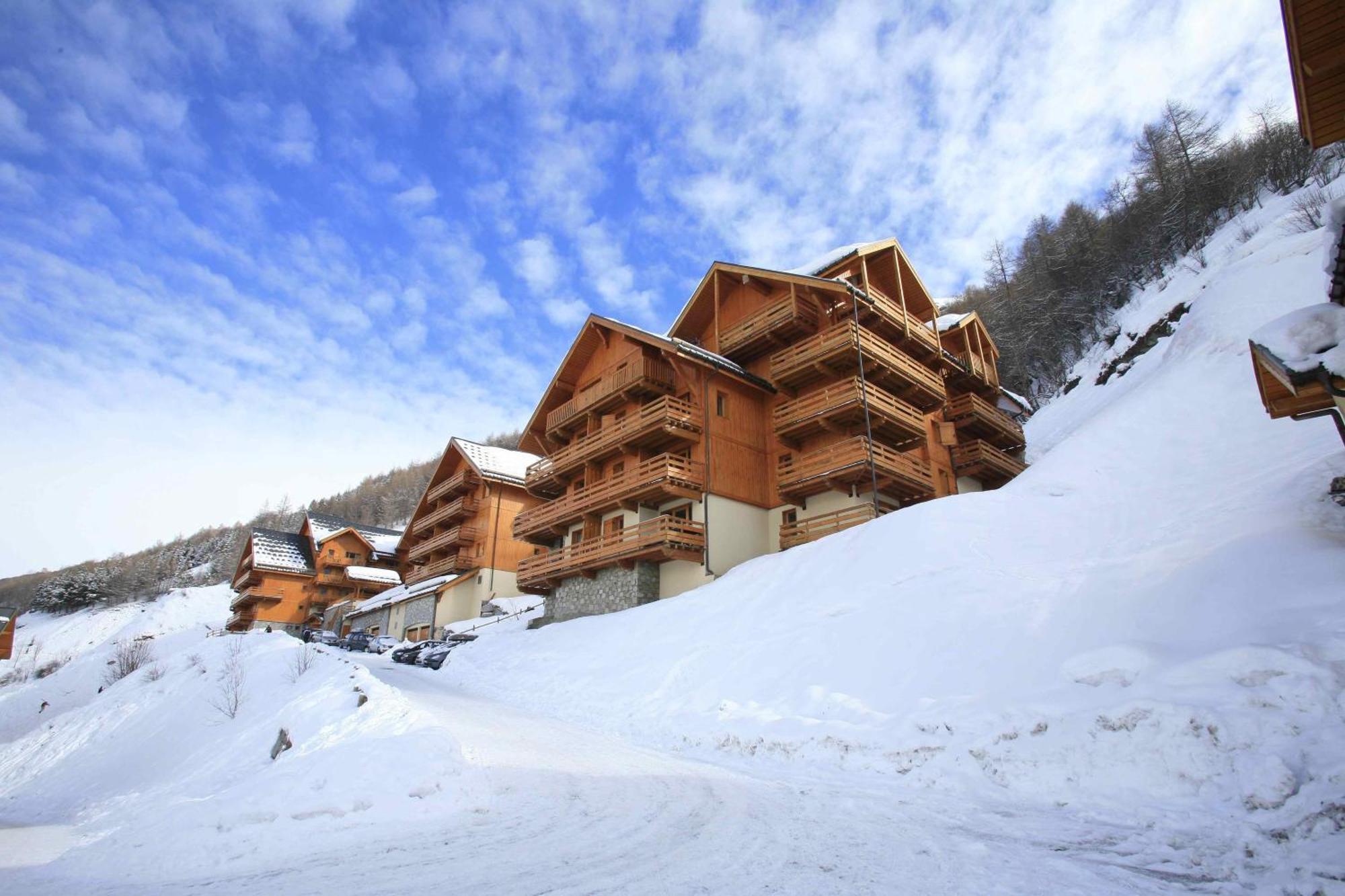 Residence Odalys Le Hameau Et Les Chalets De La Vallee D'Or Валоар Екстериор снимка