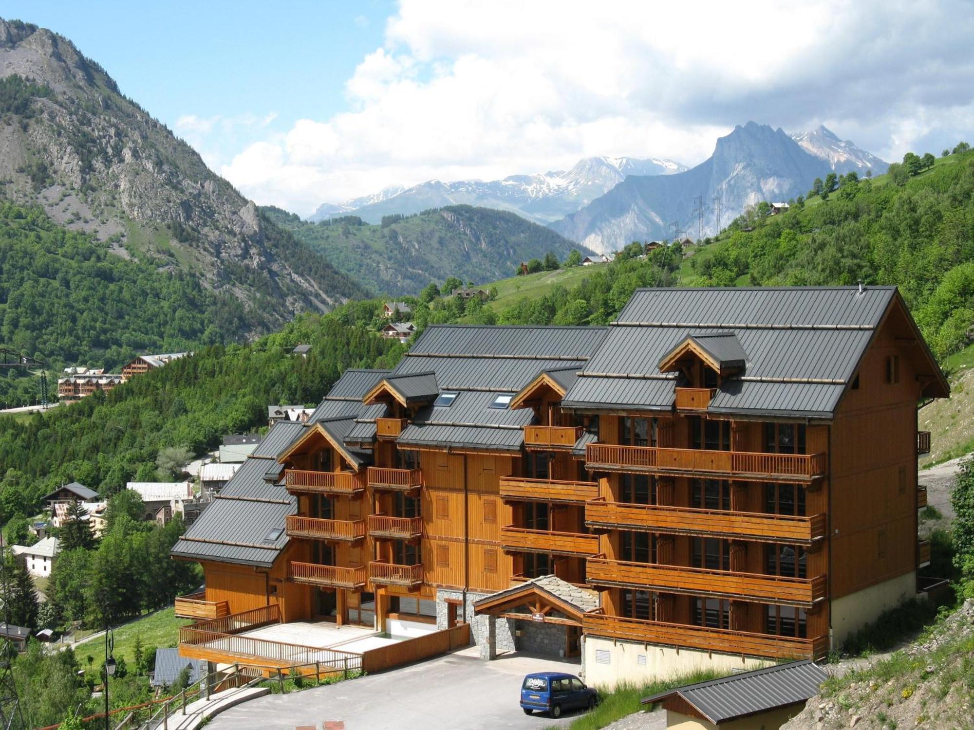 Residence Odalys Le Hameau Et Les Chalets De La Vallee D'Or Валоар Екстериор снимка