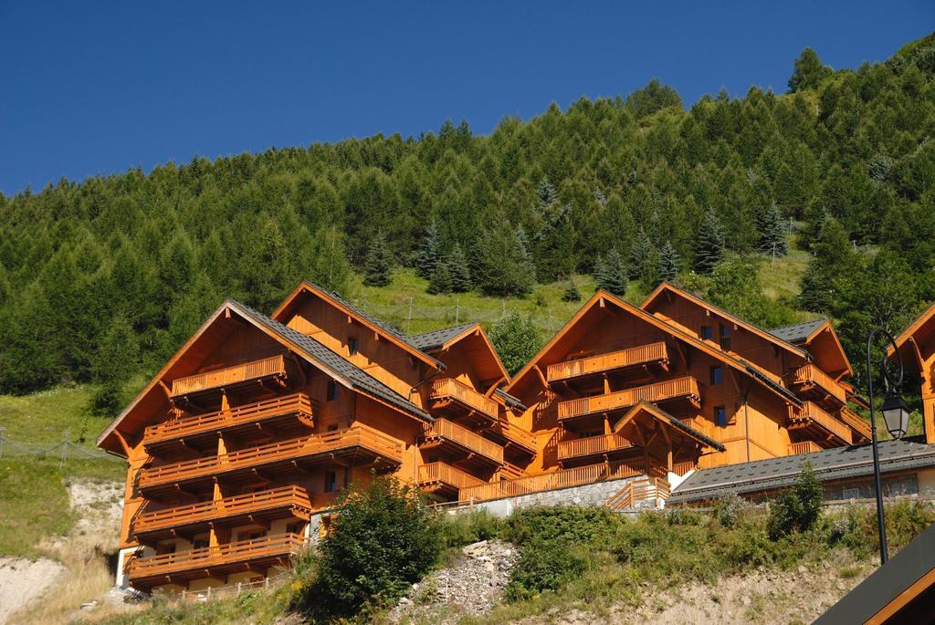 Residence Odalys Le Hameau Et Les Chalets De La Vallee D'Or Валоар Екстериор снимка