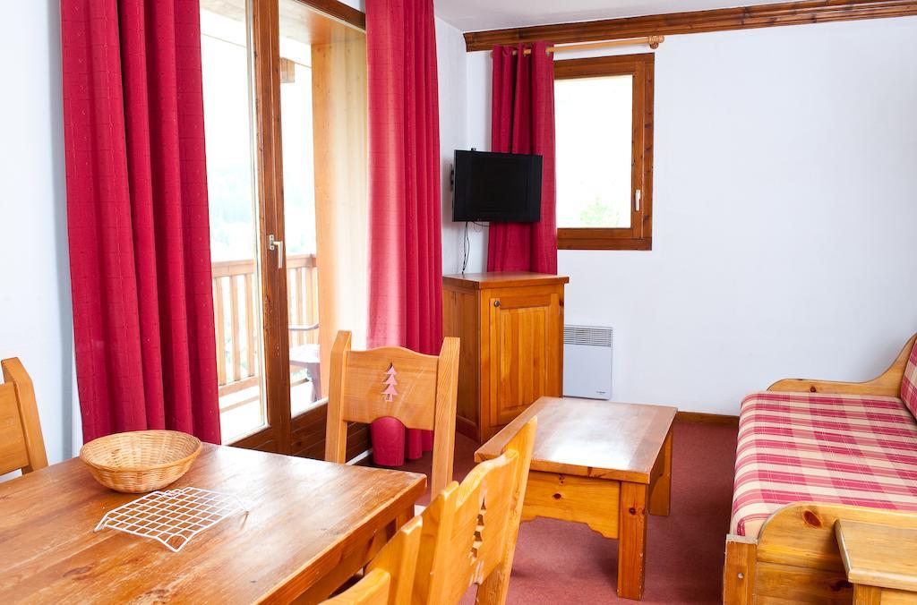 Residence Odalys Le Hameau Et Les Chalets De La Vallee D'Or Валоар Стая снимка