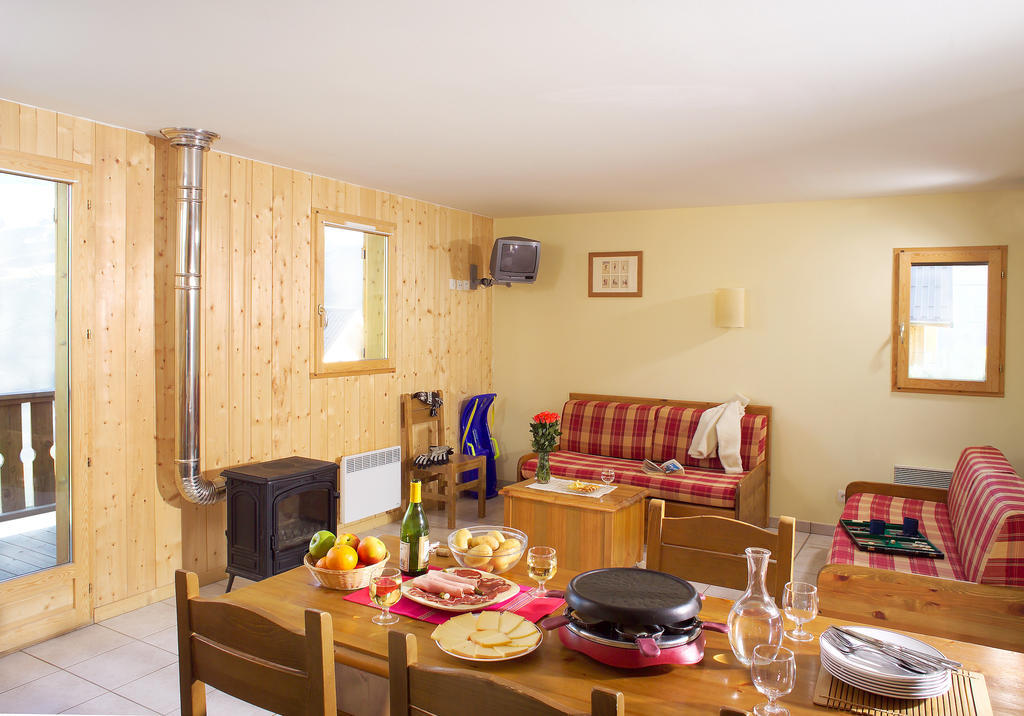 Residence Odalys Le Hameau Et Les Chalets De La Vallee D'Or Валоар Екстериор снимка