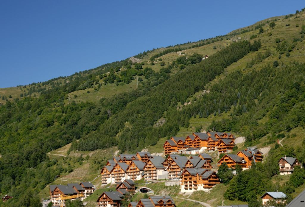 Residence Odalys Le Hameau Et Les Chalets De La Vallee D'Or Валоар Екстериор снимка