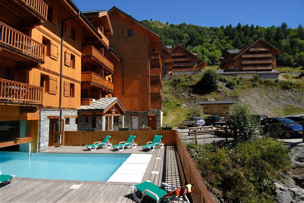 Residence Odalys Le Hameau Et Les Chalets De La Vallee D'Or Валоар Екстериор снимка
